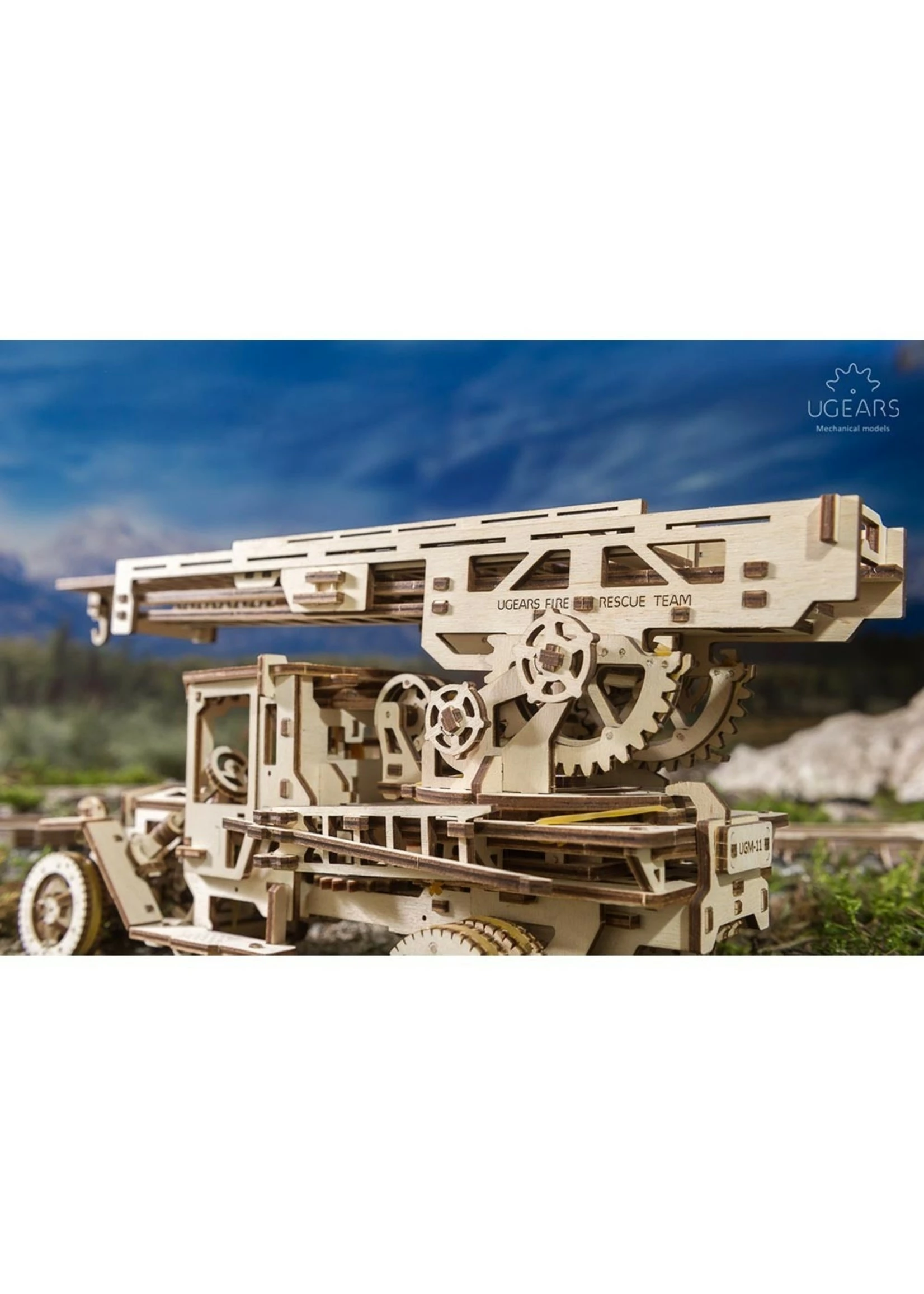 UGEARS Fire Truck With Ladder - Image 4