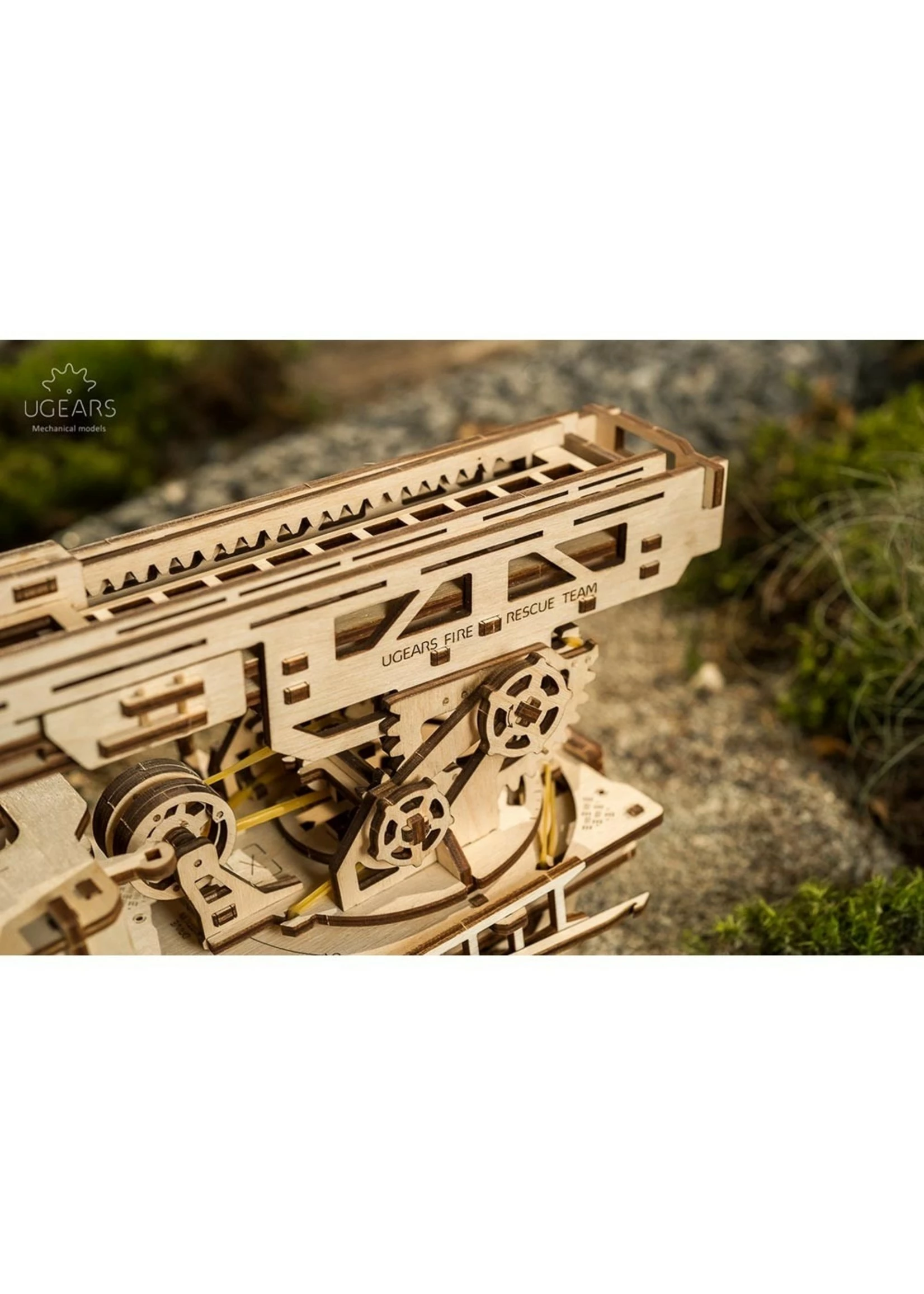 UGEARS Fire Truck With Ladder - Image 5