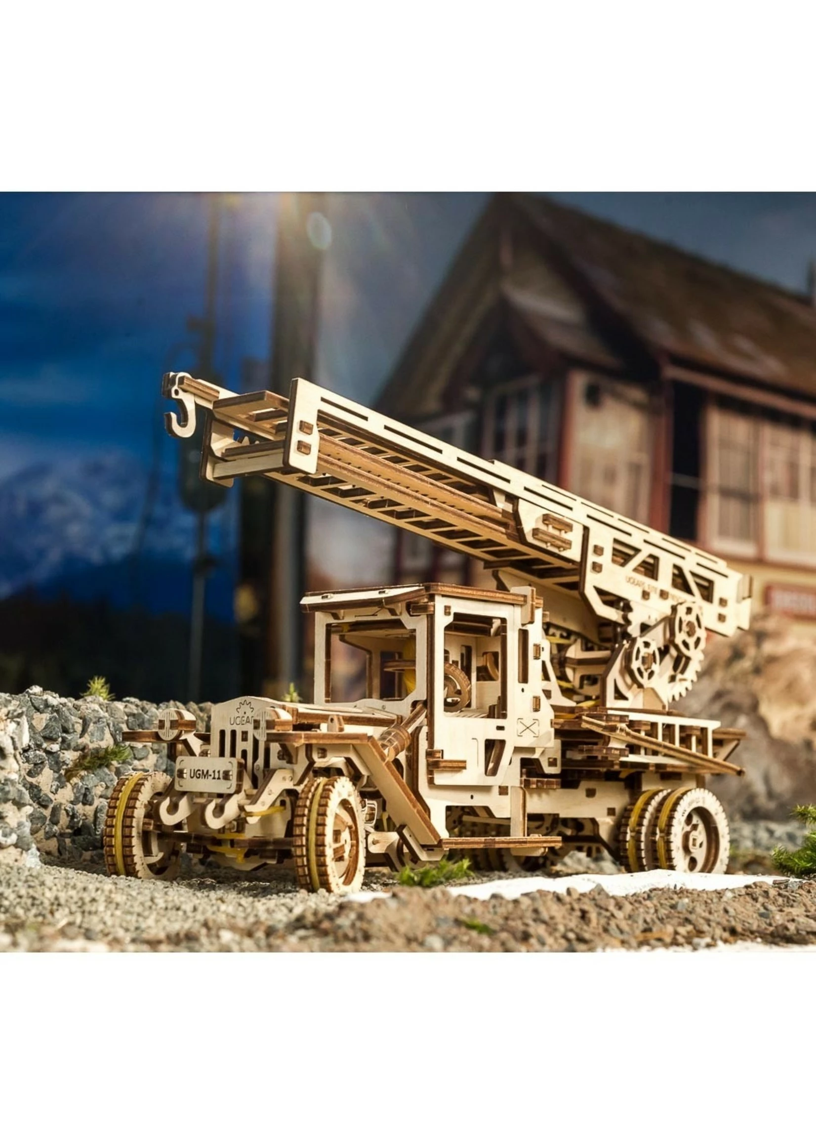 UGEARS Fire Truck With Ladder - Image 6